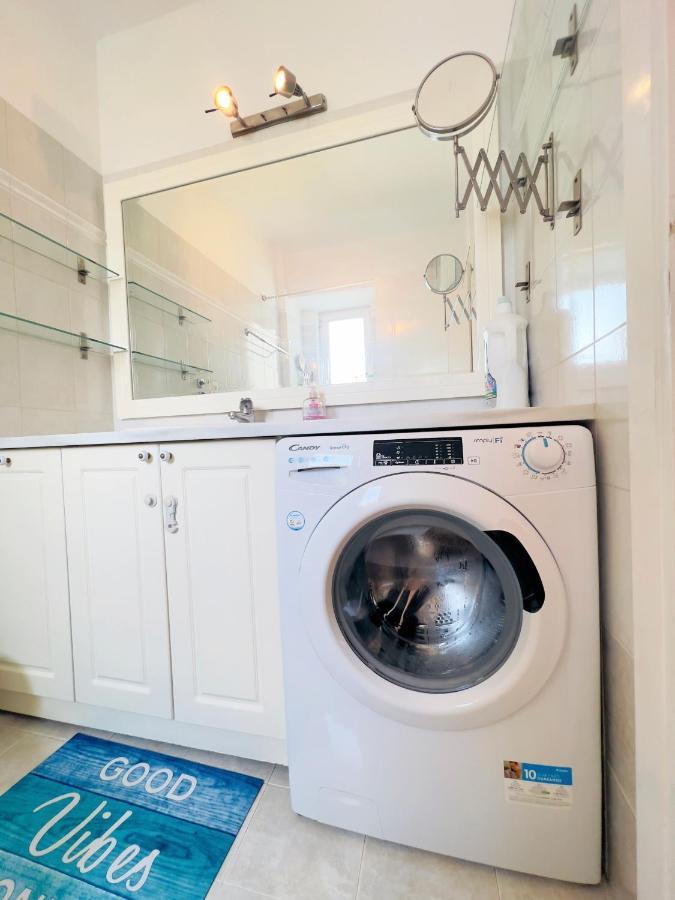 Cozy Fairytal Garden Apartment, Family Friendly, Free Parking, 15 Min To Airport Athen Eksteriør bilde