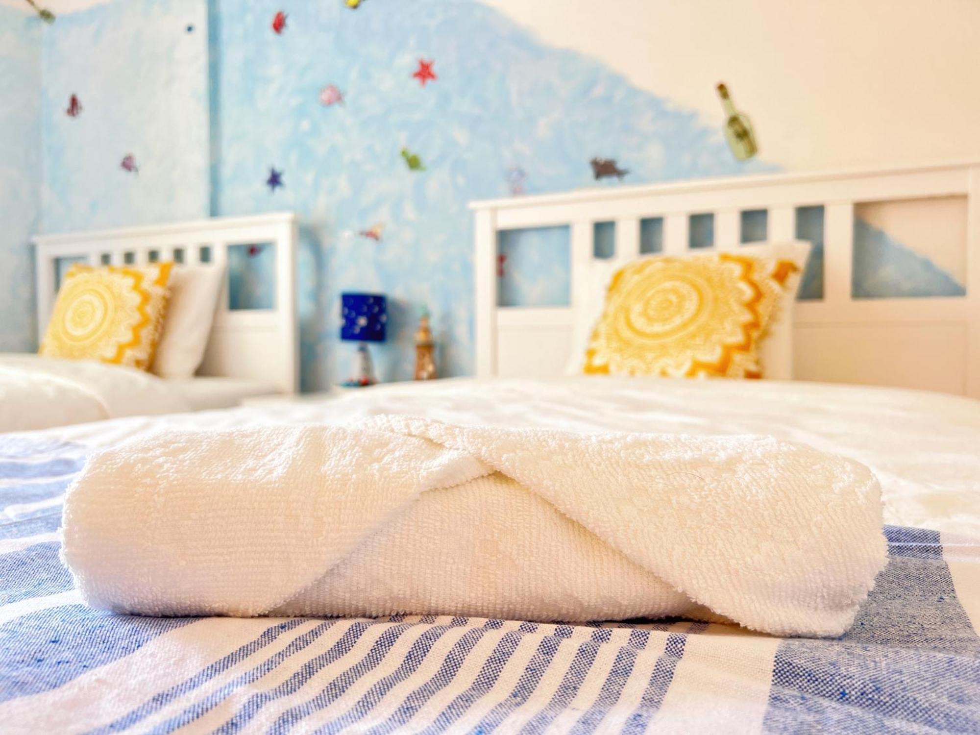 Cozy Fairytal Garden Apartment, Family Friendly, Free Parking, 15 Min To Airport Athen Eksteriør bilde