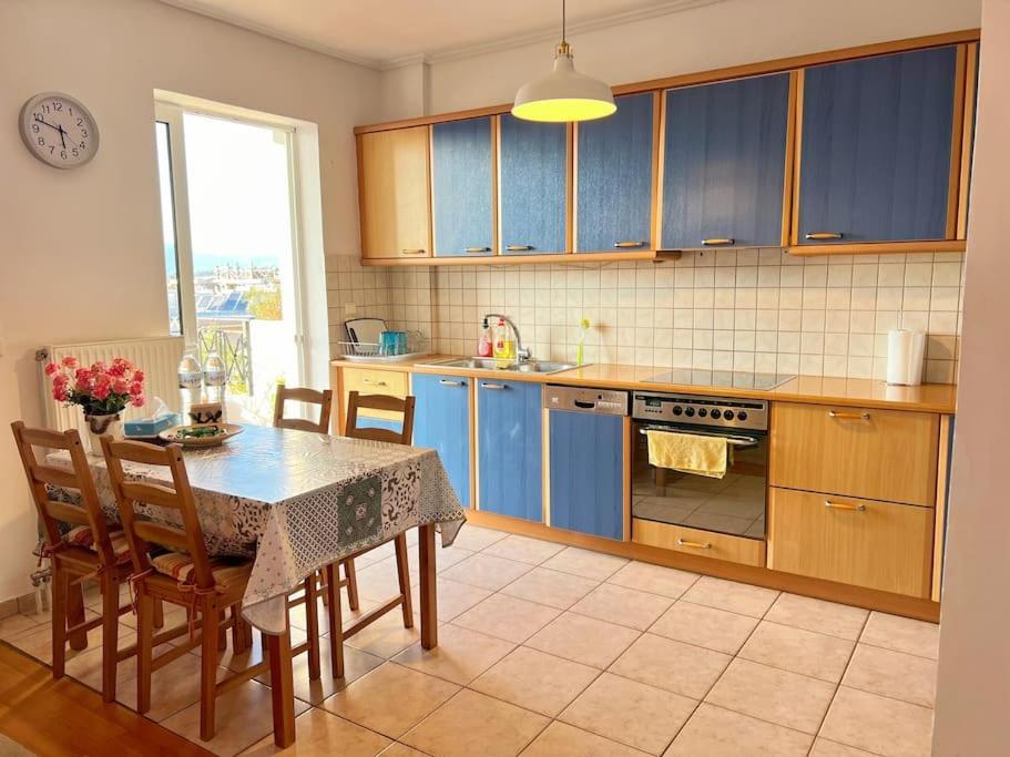 Cozy Fairytal Garden Apartment, Family Friendly, Free Parking, 15 Min To Airport Athen Eksteriør bilde